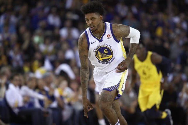 东部收官日综述：魔术大胜雄鹿 尼克斯升至第2